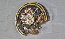 Cargar imagen en el visor de la galería, Reloj de Pared Hecho a Mano Estilo Steampunk
