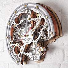 Cargar imagen en el visor de la galería, Reloj de Pared Hecho a Mano Estilo Steampunk
